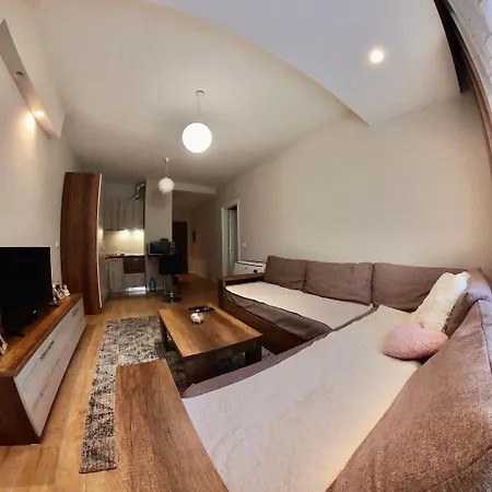 Deni Apartment