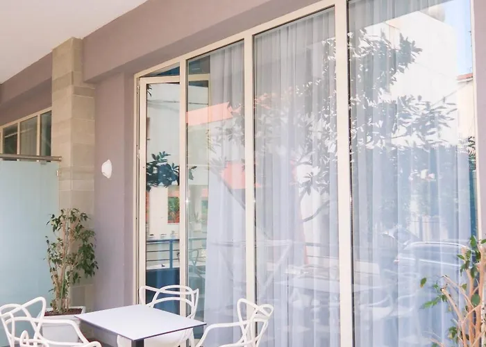 Deni Apartment Durrës